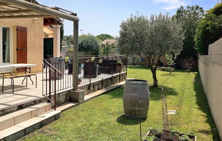 Location de vacances pour 6 personnes, avec terrasse et piscine à Montfrin - 2