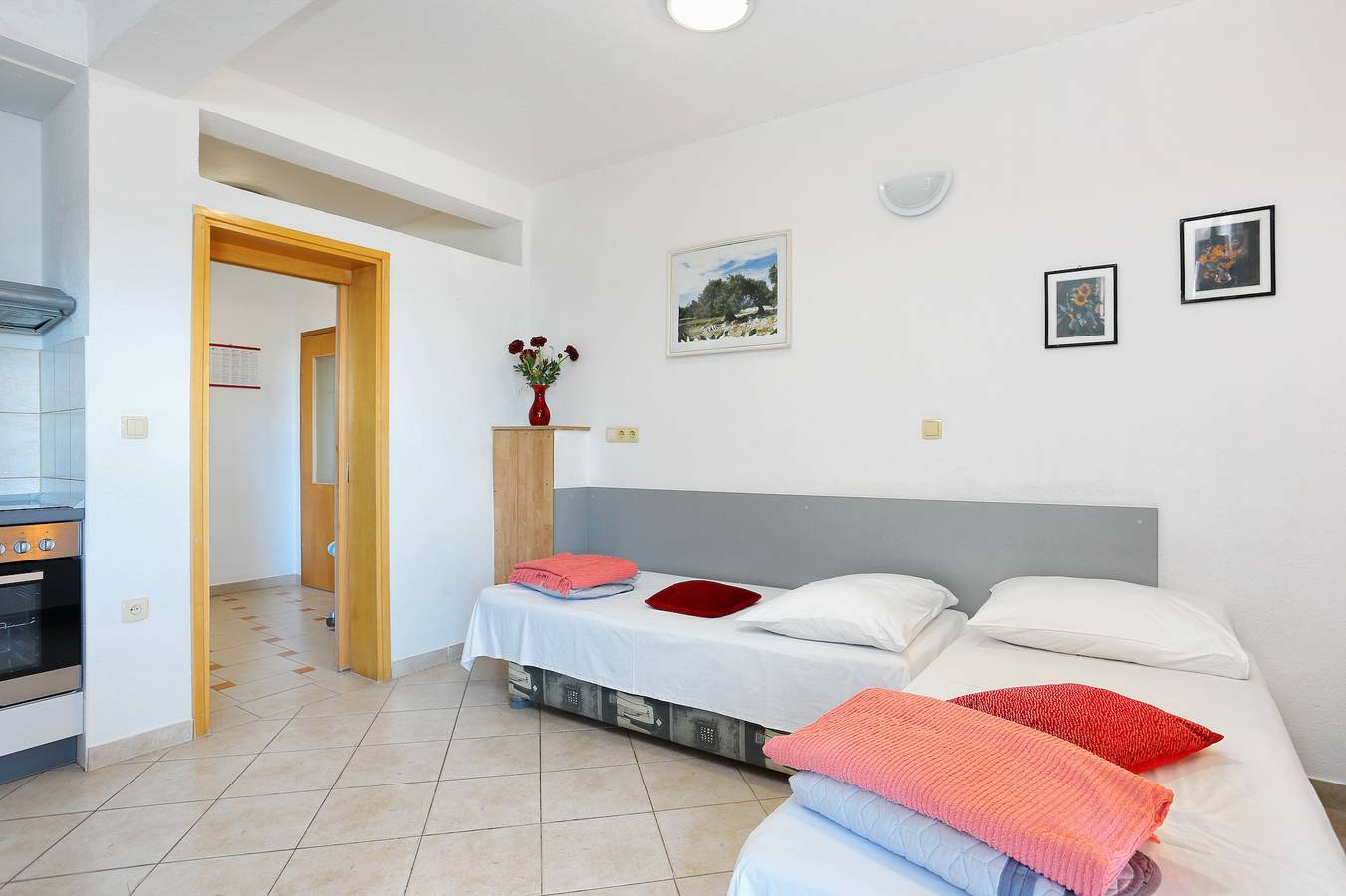Ganze Wohnung, 1-Zimmer-Ferienwohnung mit Terrasse und Meerblick Balica Rat, Omis A-20494-a in Stanici, Omis-Riviera