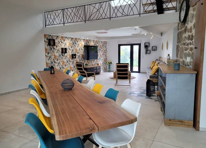 Gîte pour 15 personnes, avec terrasse et jardin