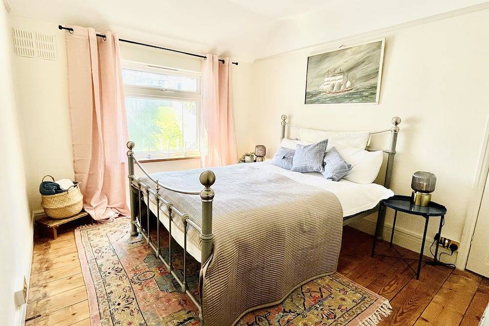 * Fisherman’s Cottage * with river views in Appledore, Devon
