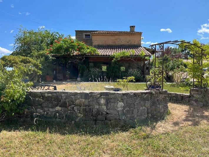Chambre d’hôte pour 3 personnes, avec Terrasse ainsi que Jardin et Vue à Volonne