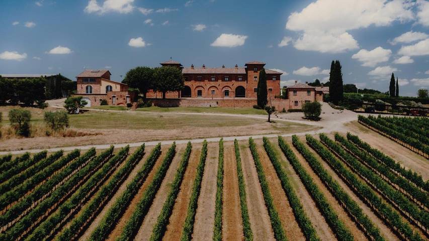 Geheel appartement, Apartment with Mountain View in Montepulciano, Provincie Siena