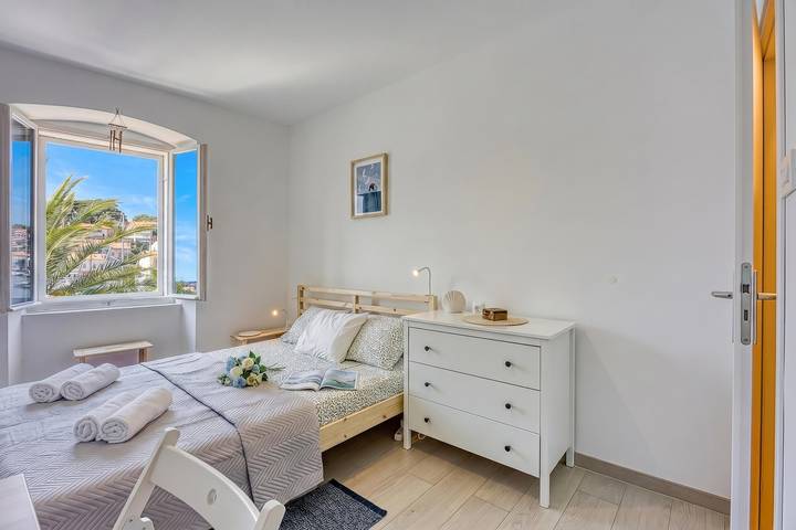 Apartamento inteiro, Apartamento de férias para 2 pessoas com vista para o mar in Mali Losinj, Lošinj (Kvarn Bay)