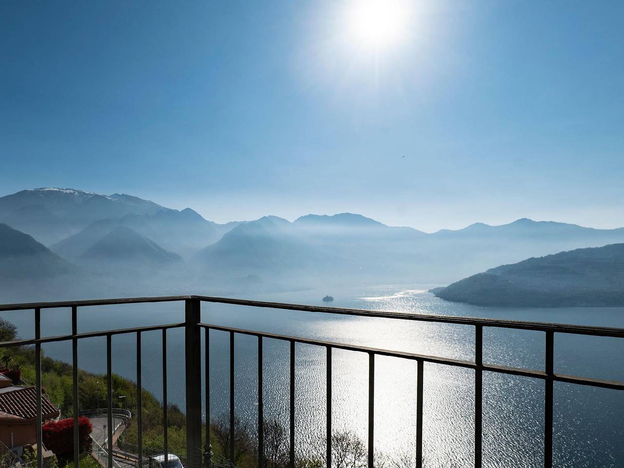 Entire holiday apartment, 'Cherubino 2', three-room apartment with pool and terrace in Località Spiglia, Comune di Parzanica