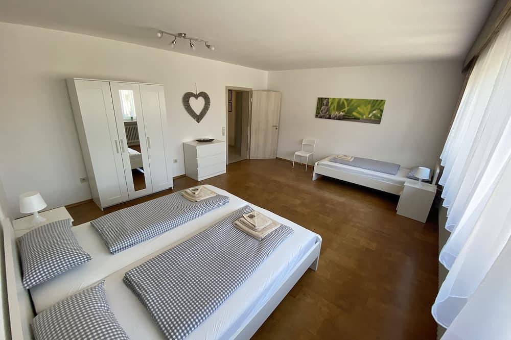 Ruhiges charmantes Ferienhaus mit 10 Schlafzimmern in Fischach / Heimberg in Fischach, Bayerisch Schwaben