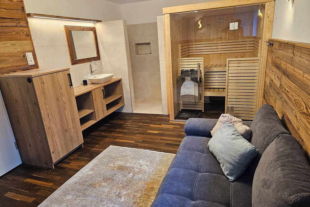 Gemütliches Ferienhaus mit großem Garten, Sauna und eigenem Badeplatz am Irrsee! in Mondsee & Irrsee