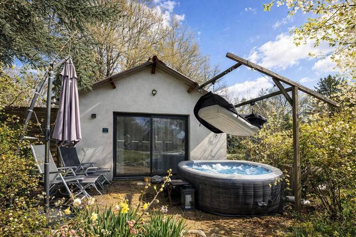 Location de vacances pour 2 personnes, avec piscine ainsi que jacuzzi et jardin, adapté aux familles à Chouzy-sur-Cisse - 2