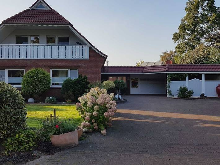 Ferienwohnung für 4 Personen, mit Terrasse und Garten in Ihlow
