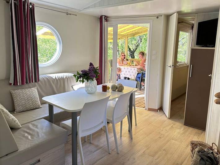Mobil home pour 6 personnes, avec bassin pour enfant dans Garde-Colombe - 3