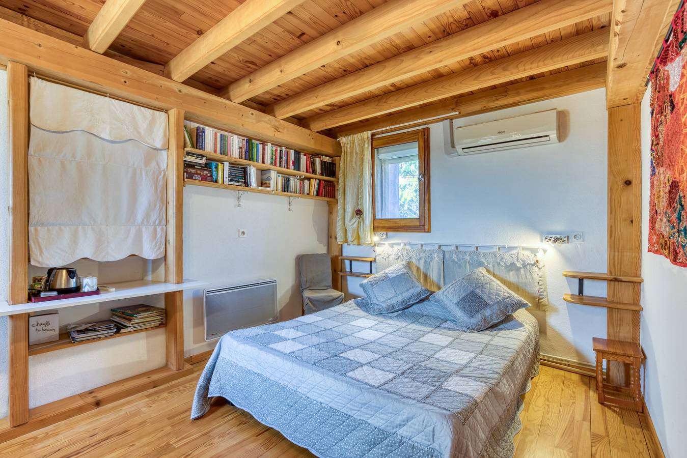 Chambre d'hôtes 'Petite Suite Douillette' avec balcon, Wi-Fi et climatisation in Saint-Pargoire, Côte méditerranéenne (France)