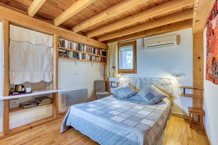 Chambre d'hôtes 'Petite Suite Douillette' avec balcon, Wi-Fi et climatisation in Saint-Pargoire, Côte méditerranéenne (France)