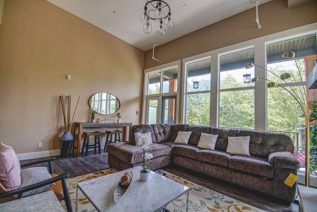 Mercer # 4, Neues modernes Luxusreihenhaus 4Br + 4. 5Bth in Canmore, Banff-Nationalpark