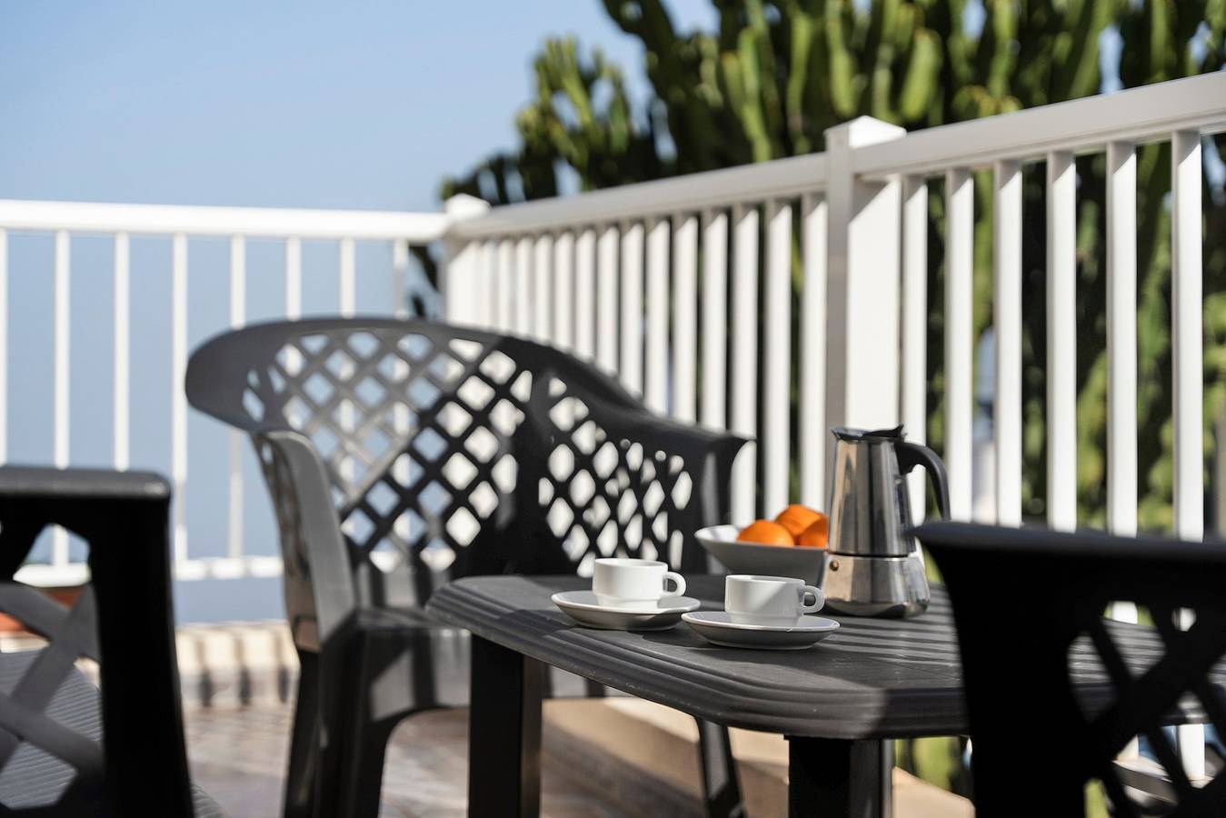 Appartement entier, Appartement 'Trebol 3' avec vue sur la mer, terrasse privée et Wi-Fi in El Mocanal, Valverde