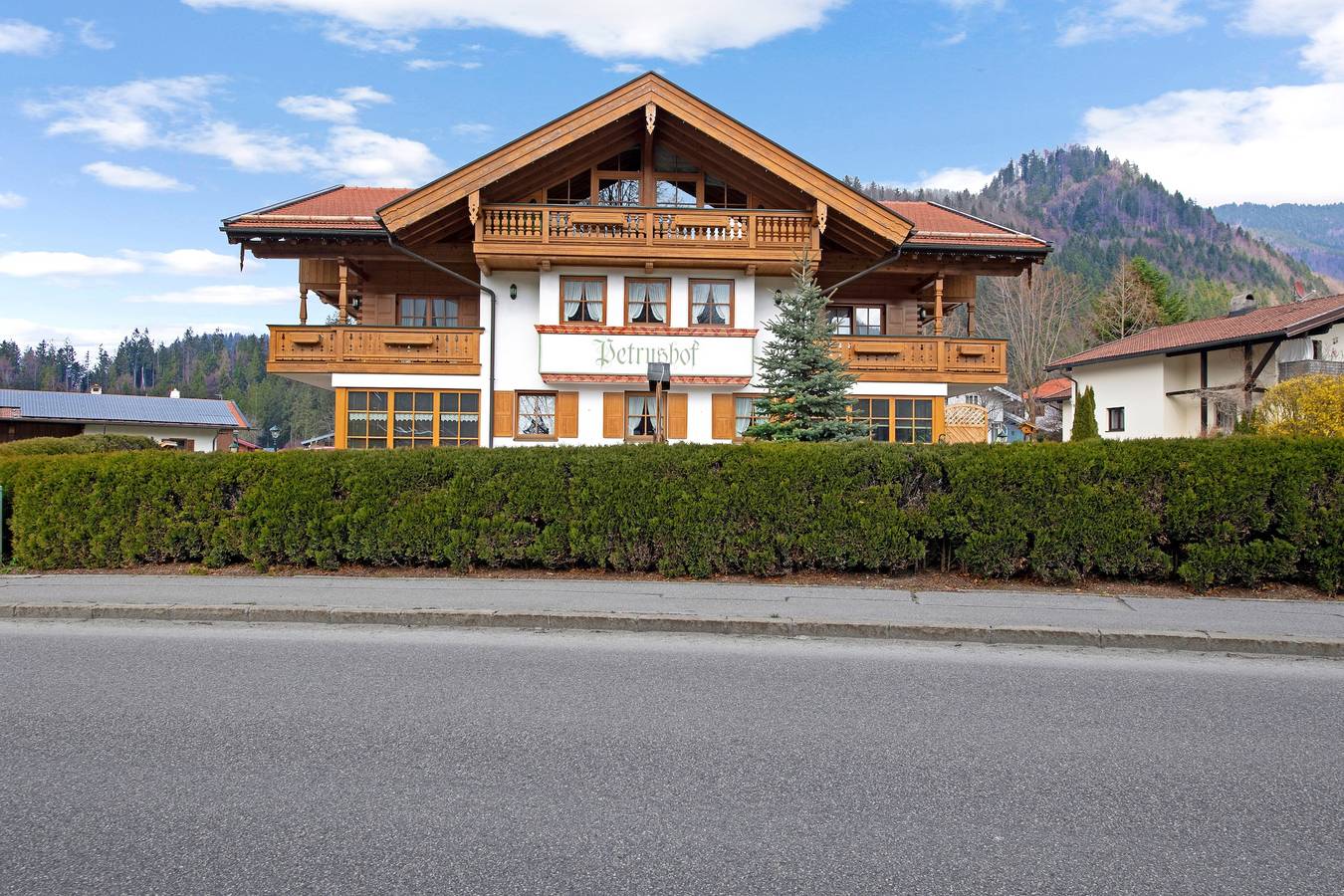 Appartement entier, Charmant appartement "Petrushof Hochplatte" avec vue sur les montagnes, Wi-Fi, balcon in Oberwössen, Unterwössen