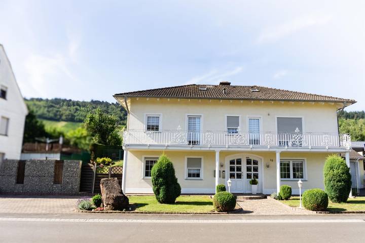 Ferienwohnung für 4 Personen, mit Terrasse und Garten in Leiwen