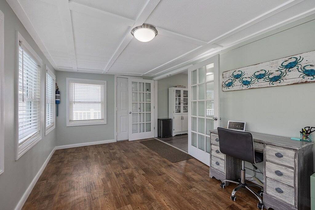 Ocean View House, Steps to Beach, Pet Friendly, Linens & Beach Gear Provided in Surf City, Topsail Island