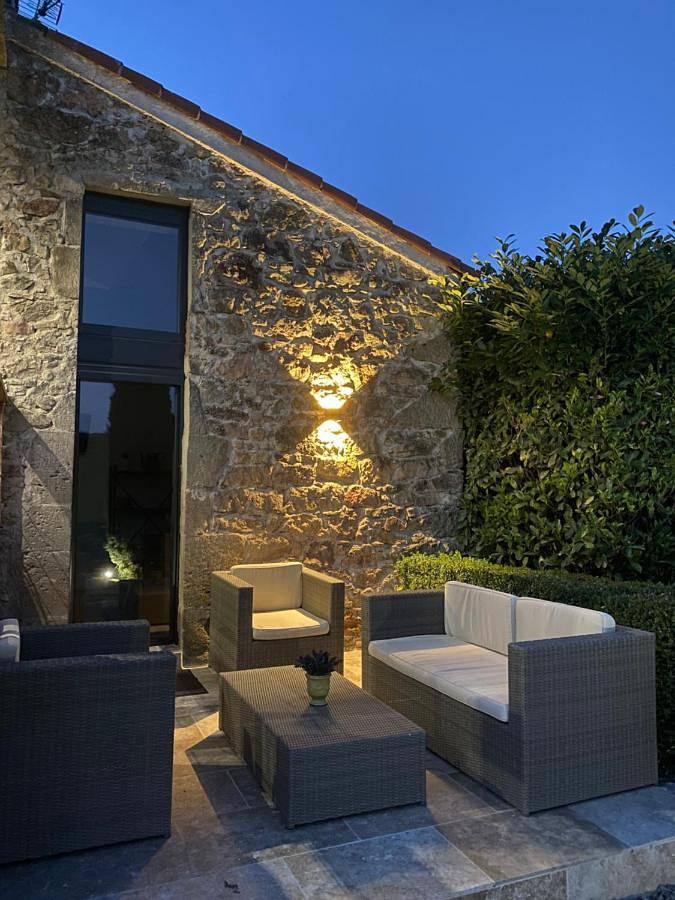 Location de vacances pour 6 personnes, avec jardin ainsi que piscine et terrasse, animaux acceptés à La Tour-sur-Orb - 2
