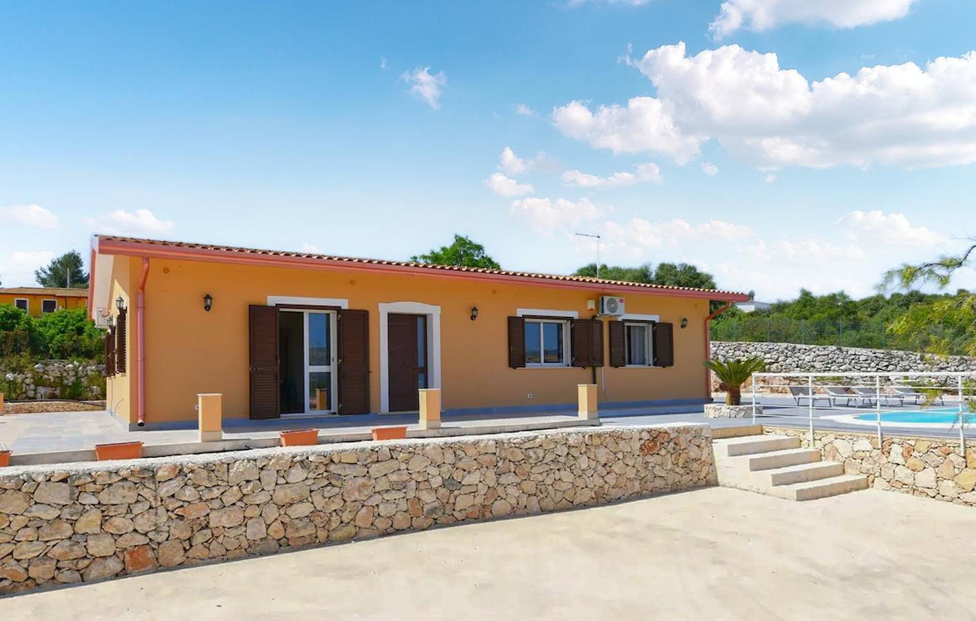 Modern appartement met zwembad en wifi, vlakbij het centrum van Solarino in Floridia, Provincie Syracuse