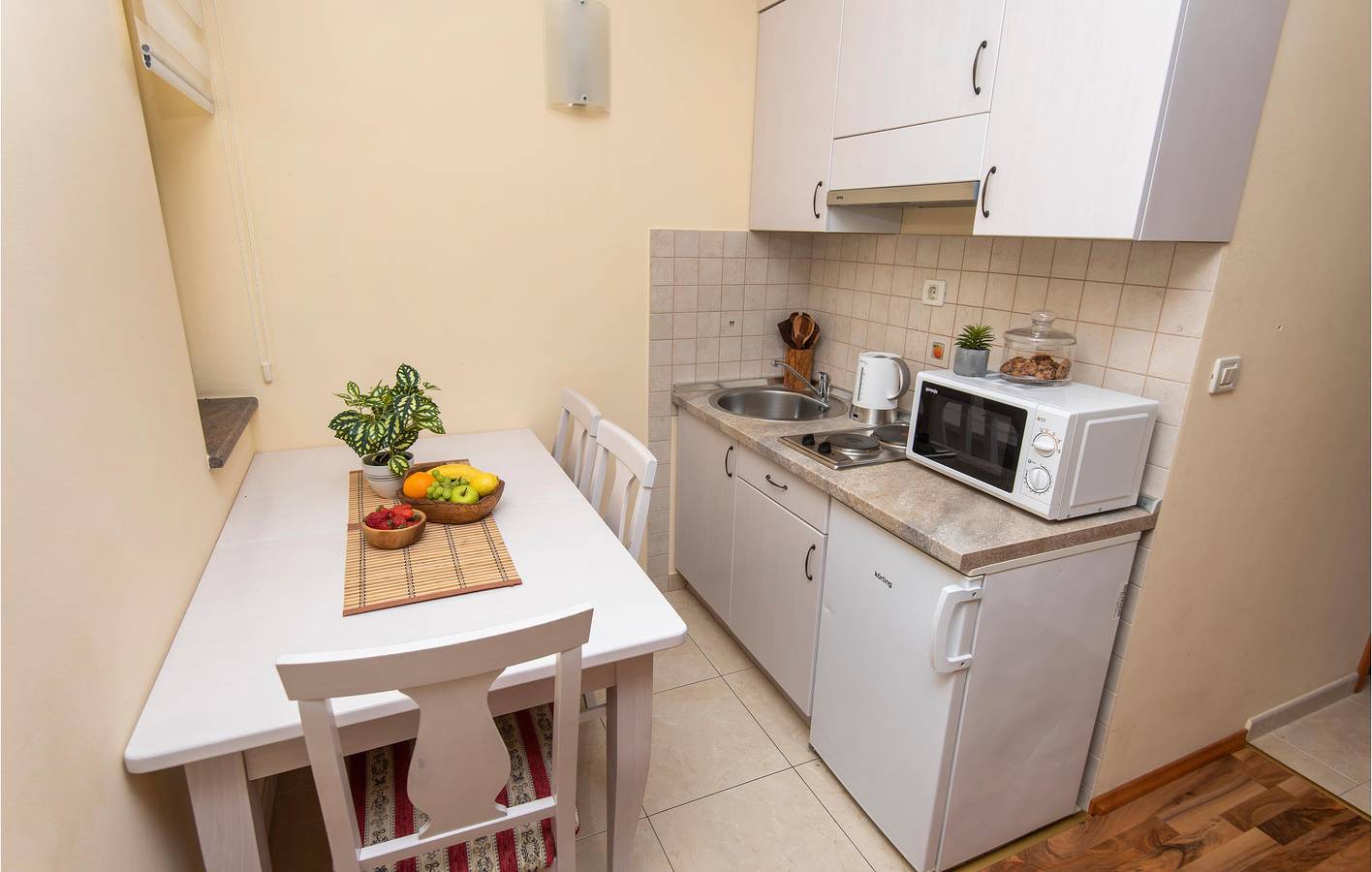Ganze Ferienwohnung, Ferienwohnung für 4 Personen mit Terrasse in Podstrana, Split-Dalmatien