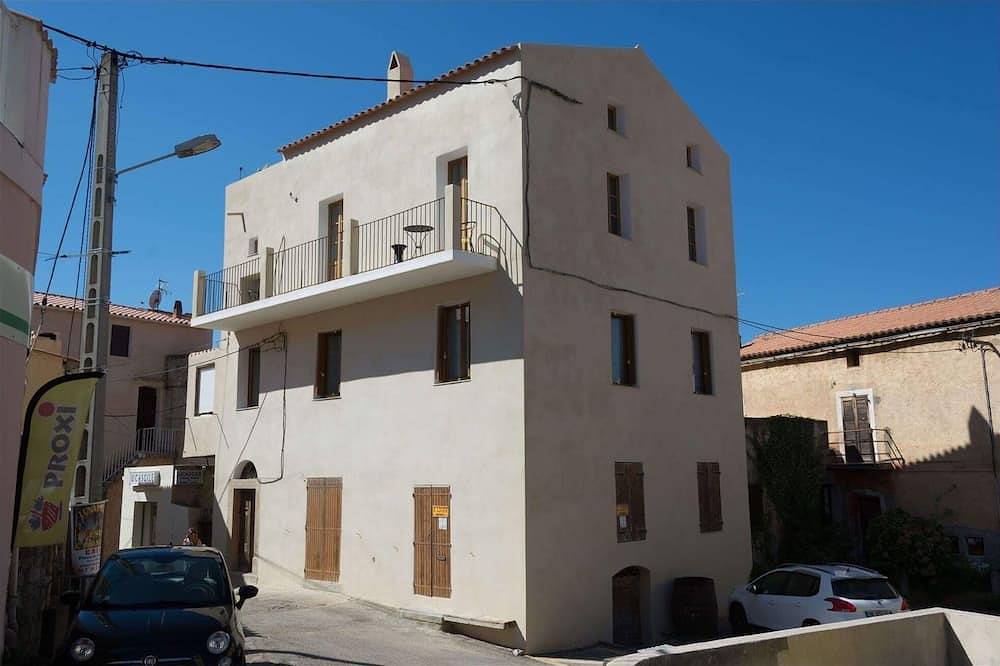 Appartement entier, 3 pieces dans maison de village  Calenzana Corse 2 chambres ,1 Sdb  4 personnes in Calenzana, Région de Calvi