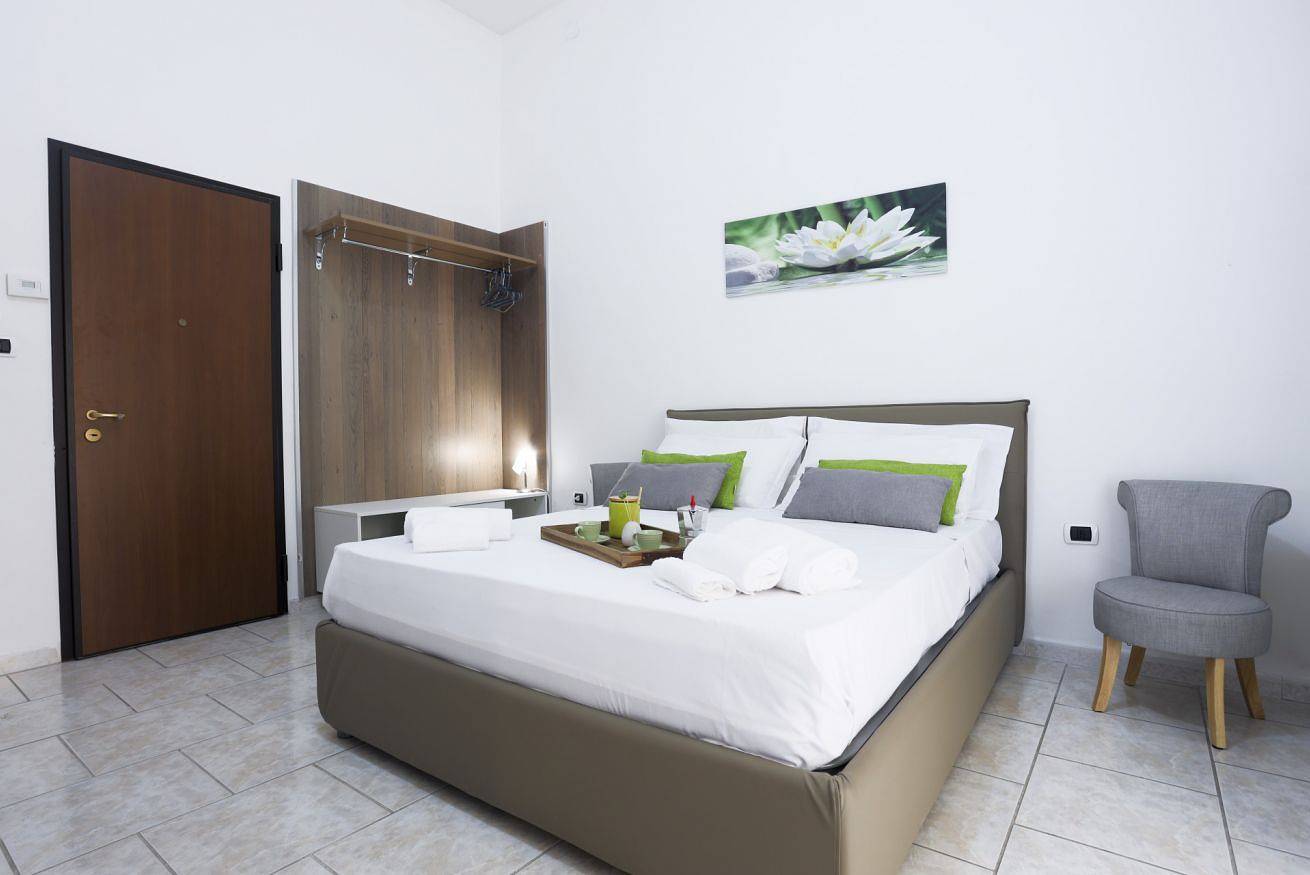 Appartement entier, Appartement de vacances pour 2 personnes avec balcon/terrasse in Naples, Province de Naples