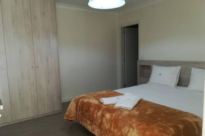 Location de vacances pour 8 personnes, avec jardin dans Pinheiro - 3