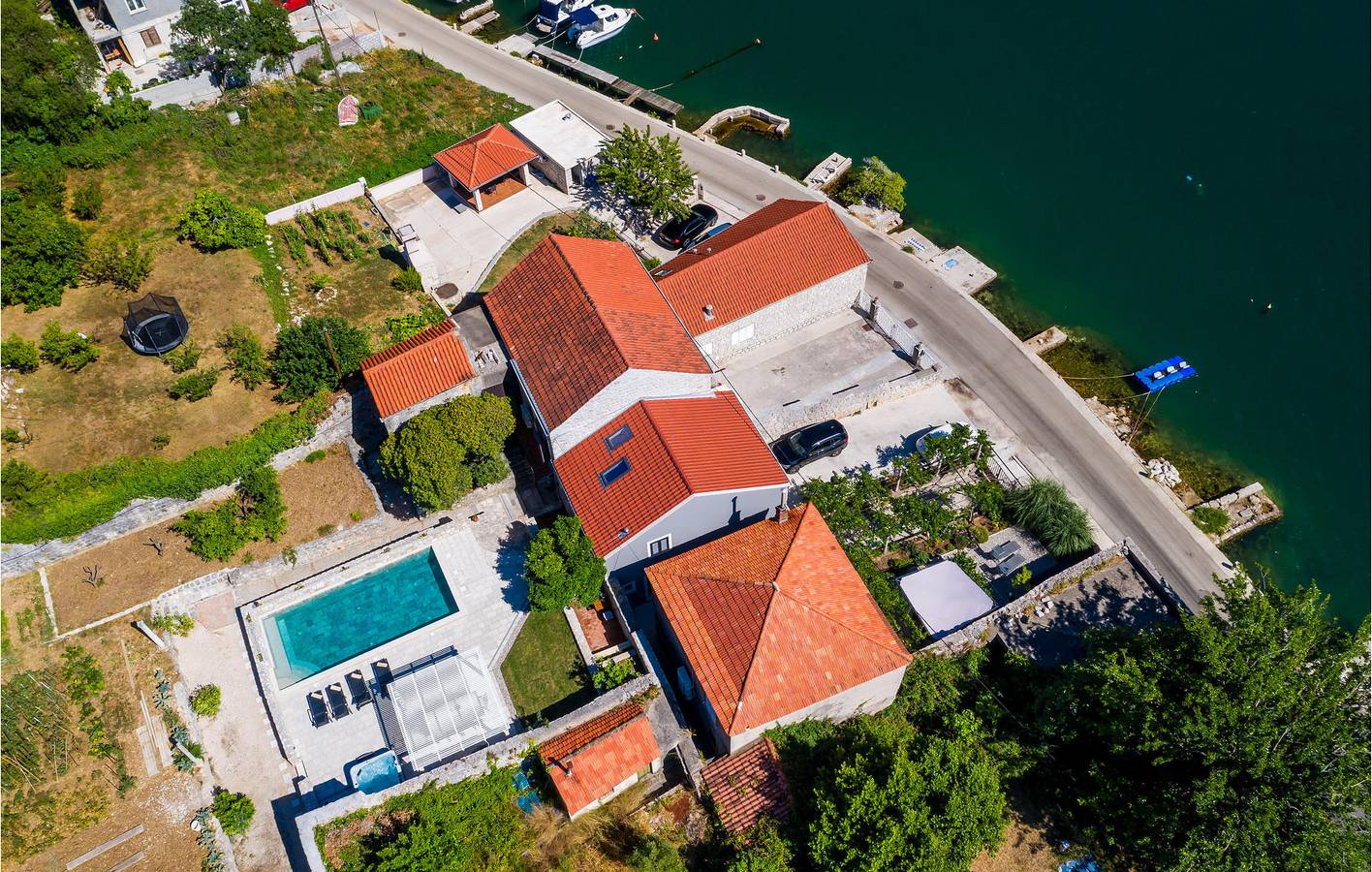 Ferienwohnung mit Meerblick, Pool, WLAN und Parkplatz in der Nähe von Mokosica in Mokosica, Dubrovnik-Neretva