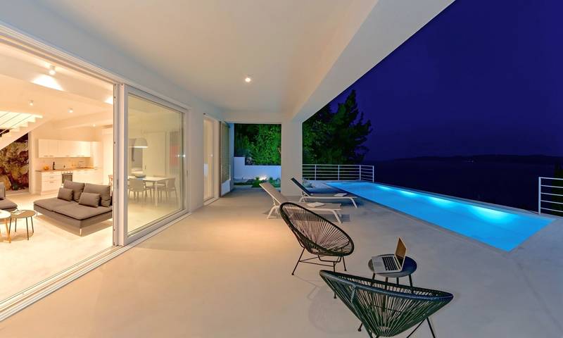 Villa pour 6 personnes, avec vue sur l’océan ainsi que piscine et balcon/terrasse à Mimice - 3