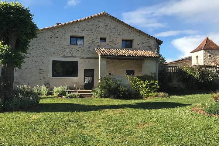 Gîte pour 6 personnes, avec terrasse et jardin