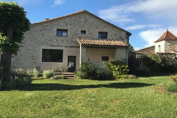Gîte pour 6 personnes, avec terrasse et jardin à Margueron