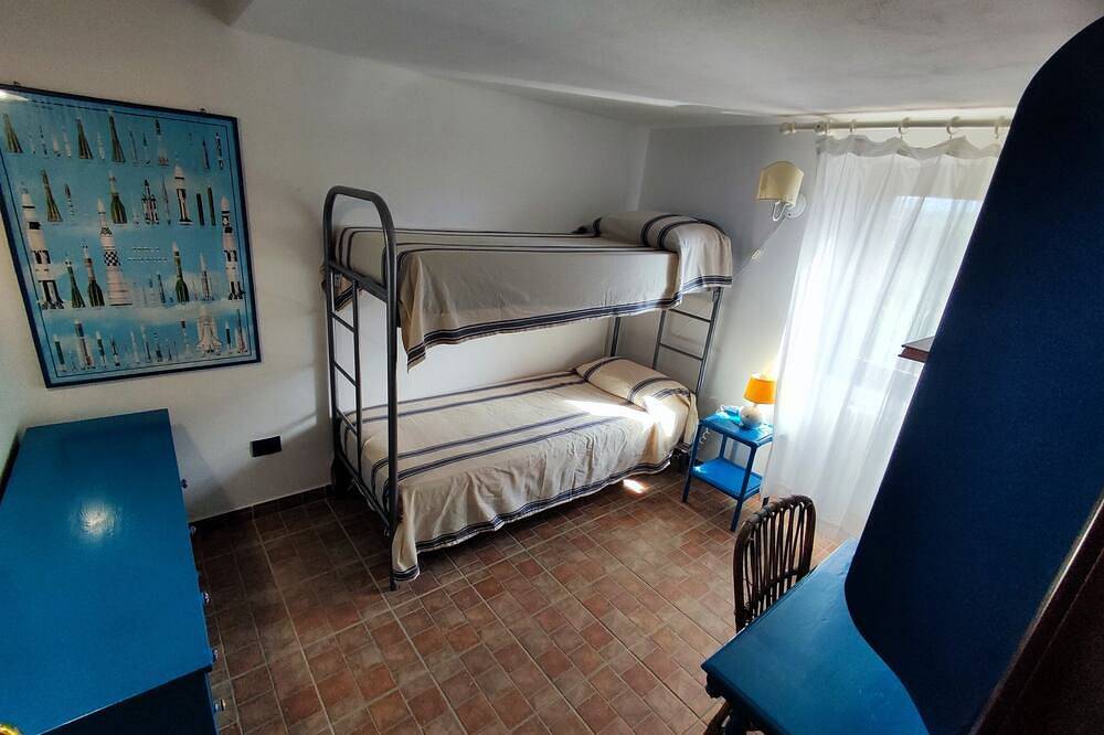 Casetta Procida, with private beach in Capo Vaticano in Faro Capo Vaticano, Vibo Valentia Provinz