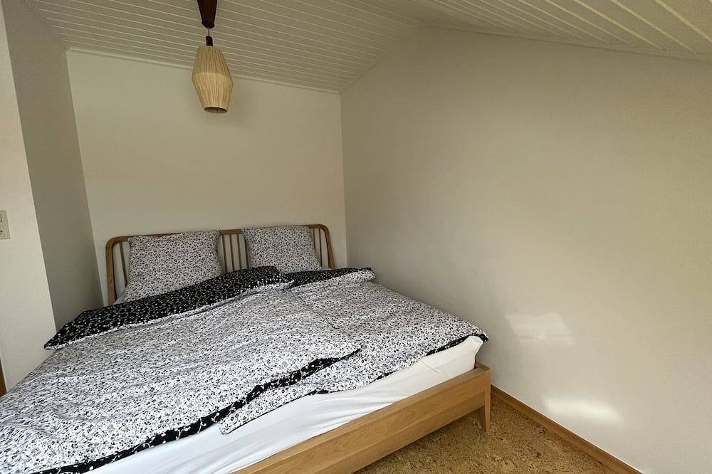 Ganze Wohnung, Gemütliches Dachgeschoss im schönen Rhön-Dorf Poppenhausen in Poppenhausen, Rhön-Hessen