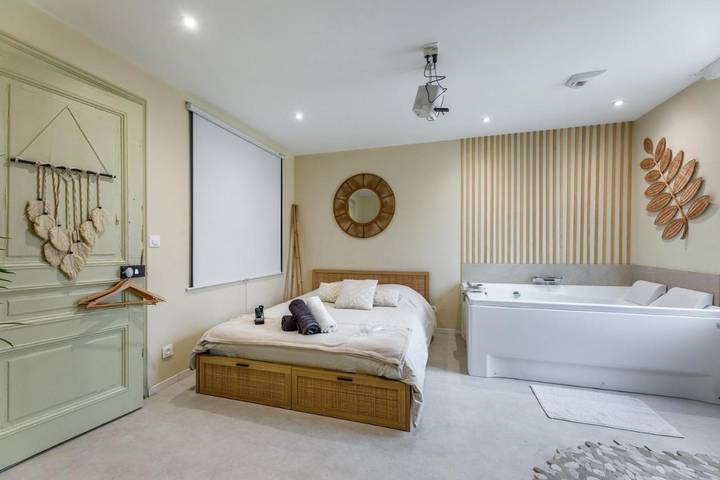 Gîte pour 2 personnes, avec jacuzzi, animaux acceptés à Le Petit-Quevilly - 3