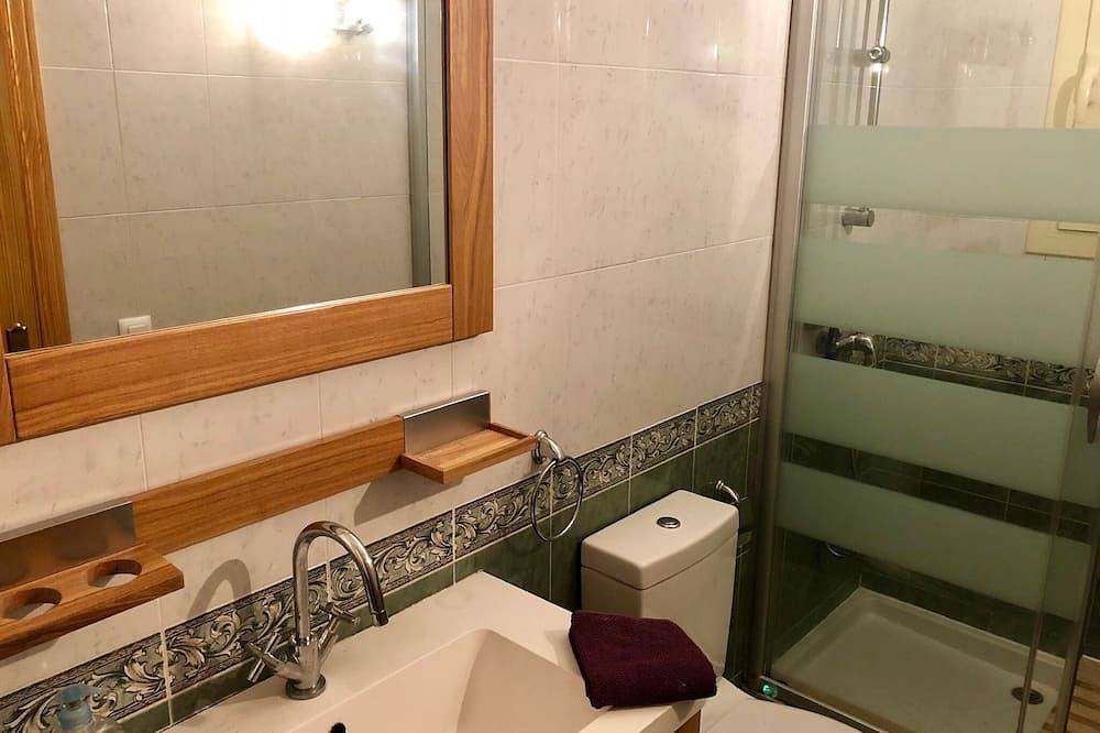 Entire apartment, Nice apartment for 4-5 people with communal pool in the Cala Mandia in Cala Anguila, Manacor