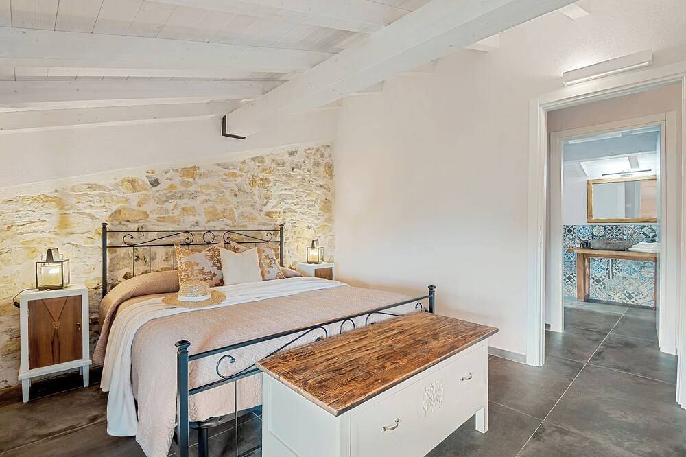 Villa delle Ginestre - 10pax with private pool and jacuzzi in Bagnone, Nationalpark Toskanisch-Emilianischer Apennin