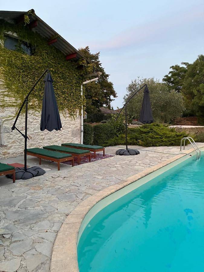 Location de vacances pour 6 personnes, avec piscine ainsi que jardin et vue à Belvèze - 3