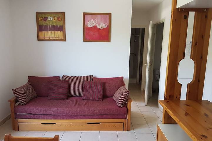 Entire apartment, T2 Proche des Thermes, du Village et du Supermarché in Montbrun-les-Bains, Nyons region