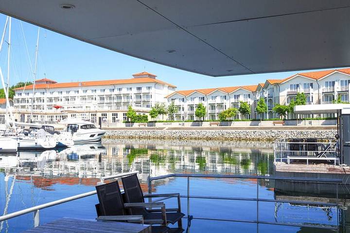 Hausboot für 3 Personen, mit Terrasse, kinderfreundlich in der Mecklenburger Bucht - 2