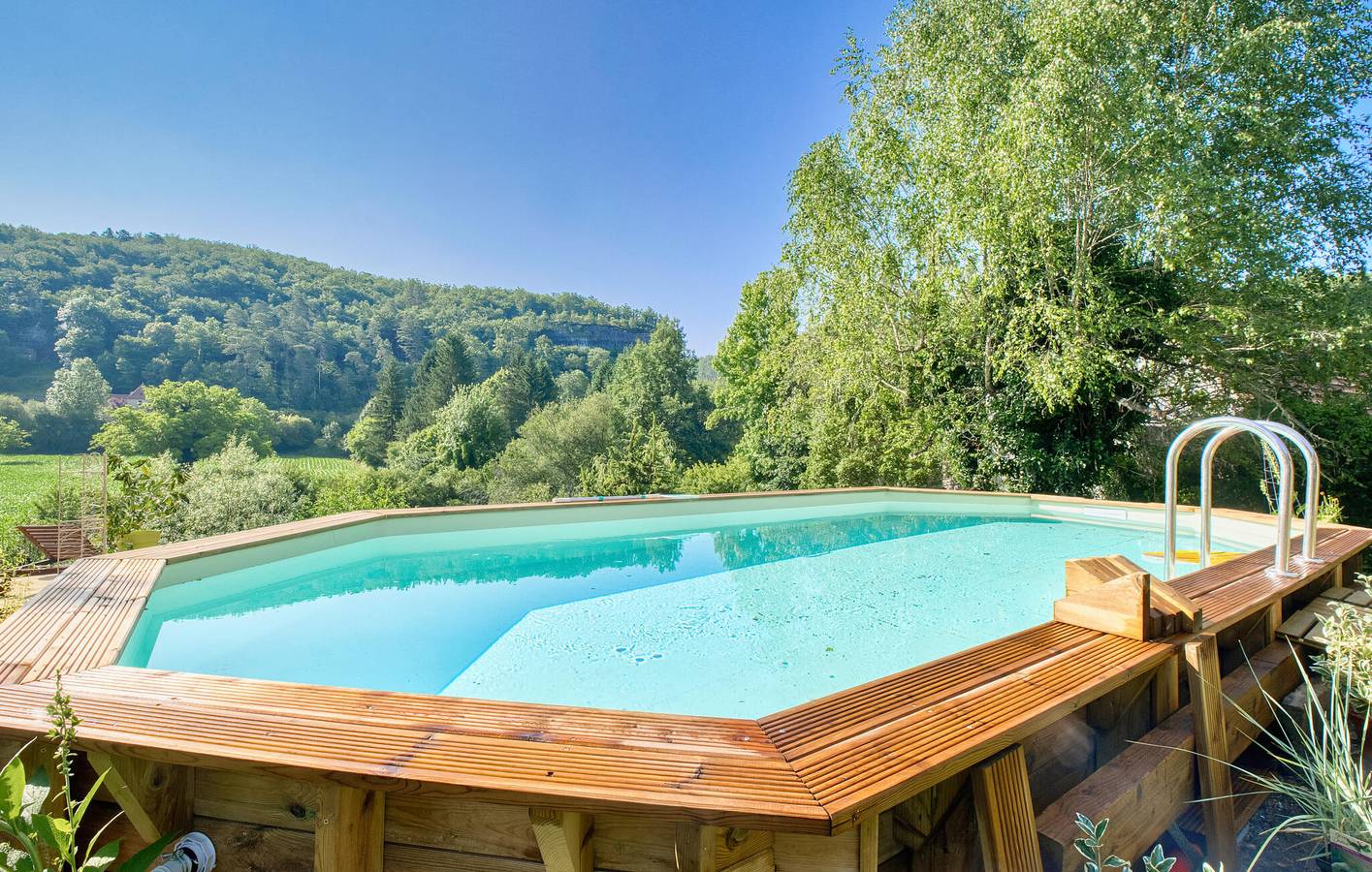 Luxury Apartment with Pool and Garden - 1km to Les Eyzies-de-Tayac-Sireuil in Les Eyzies, Périgord Noir