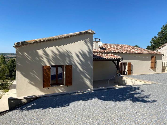Location de vacances pour 6 personnes, avec Terrasse à Tréjouls