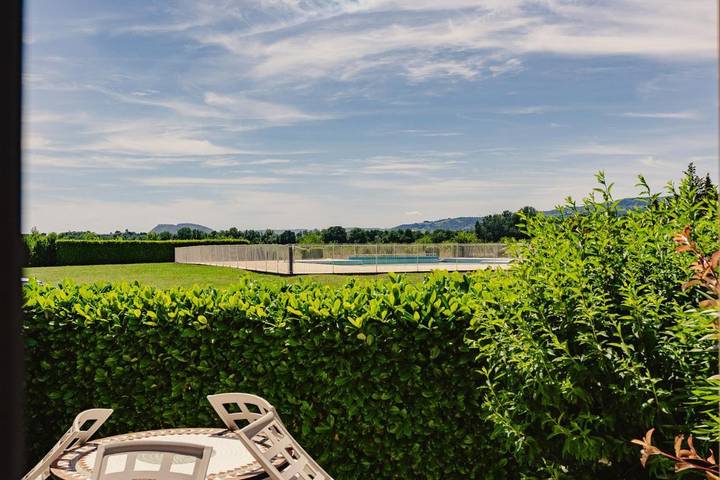 Location de vacances pour 4 personnes, avec piscine et terrasse à Châteauneuf-sur-Isère - 2