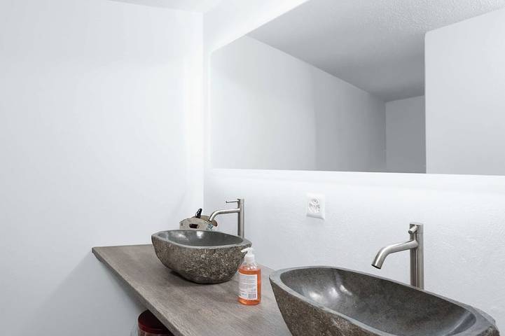 Room private Bathroom Glarus Nord 10min Walensee in Näfels, Glarus Nord