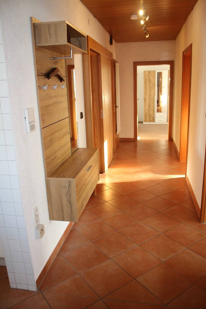 Ganze Wohnung, Ferienwohnung Friedrich - Modern eingerichtete Ferienwohnung (90 qm) für bis zu 4 Erwachsene und 2 Kinder in Schonungen, Fränkisches Weinland