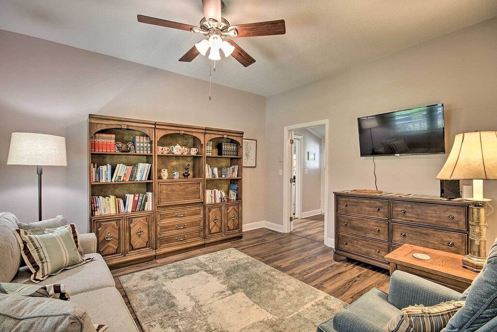 Family Home w/ Fire Pit, 2 Mi to Lake Access in Lake Murray