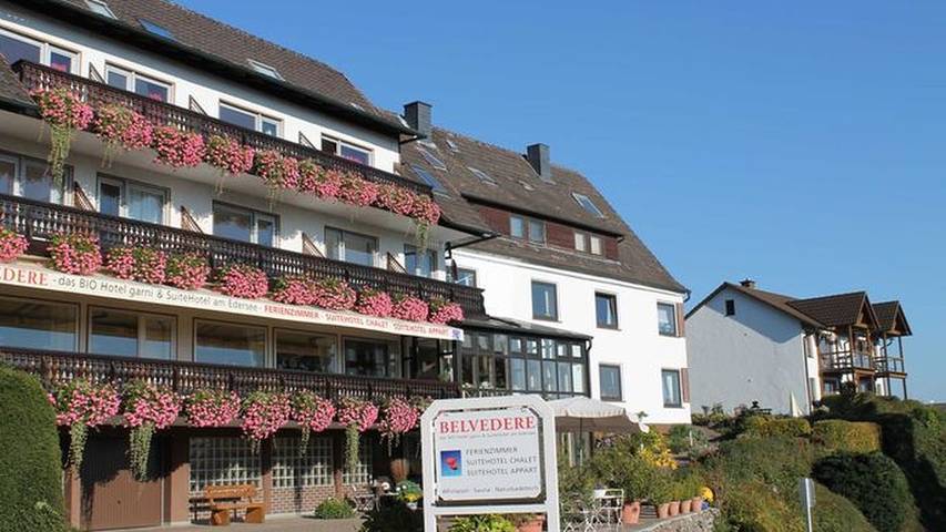 Ferienwohnung für 2 Personen, mit Balkon und Sauna sowie Seeblick und Garten in Waldeck