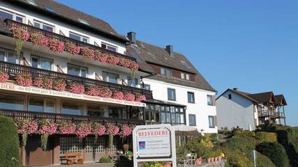 Ferienwohnung für 2 Personen, mit Balkon und Garten sowie Seeblick und Sauna in Waldeck