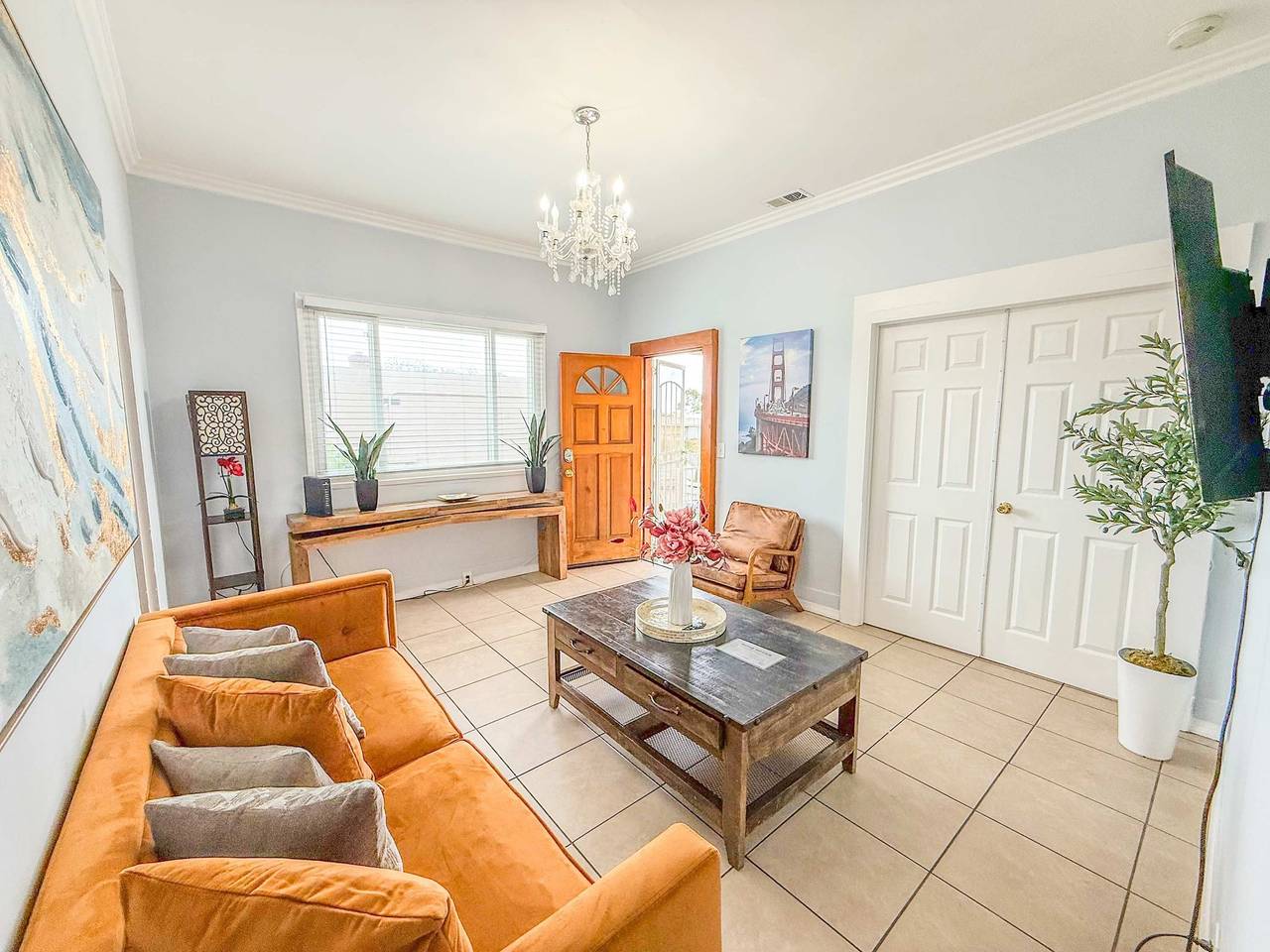 2335 3bd Spacious Little Italy Cottage in San Diego, San Diego County