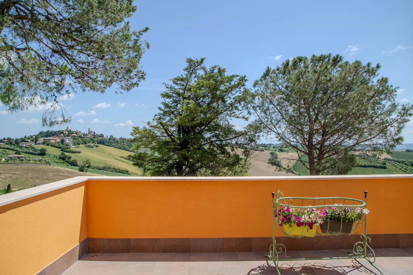 Ganze Wohnung, Wohnung mit Aussicht in Belvedere in Belvedere Ostrense, Ancona Provinz