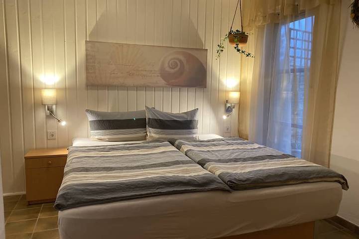 Ferienwohnung für 3 Personen, mit Terrasse und Garten in Bad Elster - 2