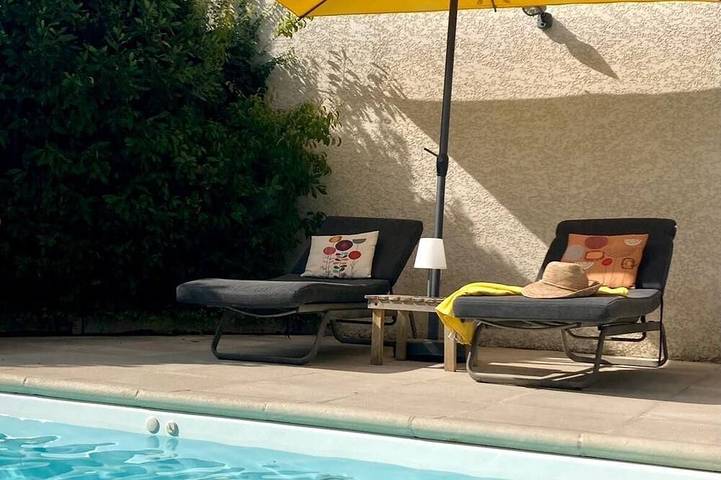 Location de vacances pour 8 personnes, avec Terrasse et Jardin à Mazan